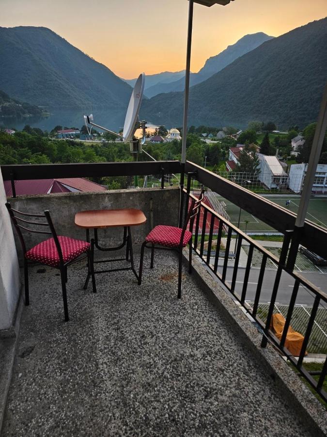 Linden Apartment بلوزين المظهر الخارجي الصورة